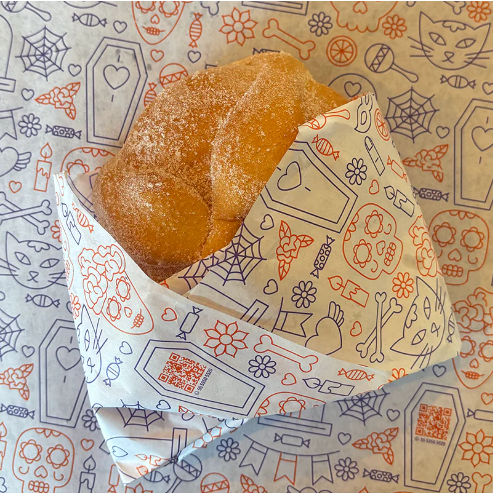 Papel para alimentos con diseño de halloween con pan